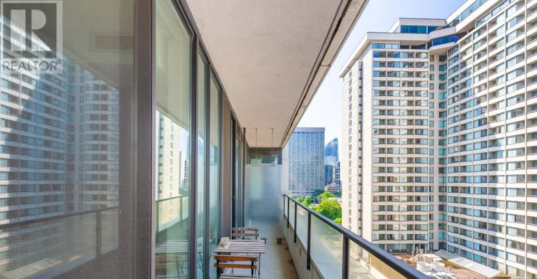 1620-111 Elizabeth Street, Toronto, ON, M5G 1P7 - 22