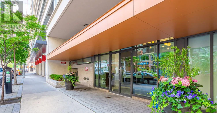 1620-111 Elizabeth Street, Toronto, ON, M5G 1P7 - 2