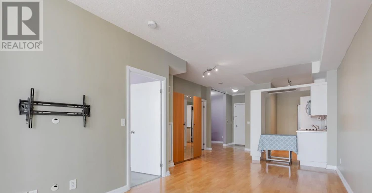1620-111 Elizabeth Street, Toronto, ON, M5G 1P7 - 6