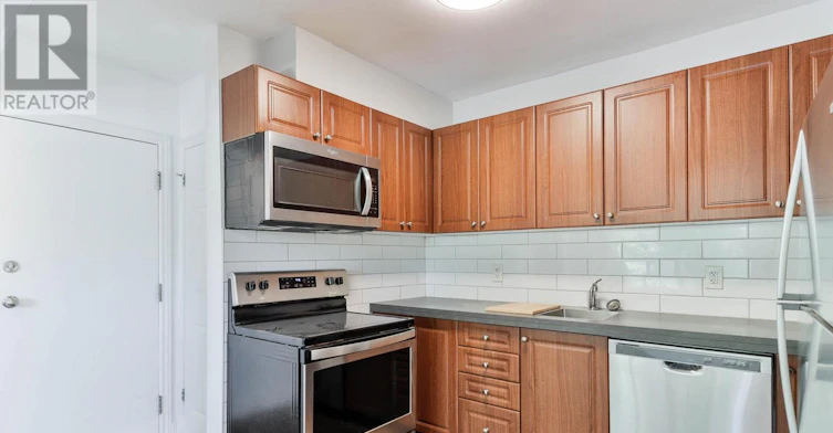 2-170 Holborne Avenue, Toronto, ON, M4C 2R6 - 2