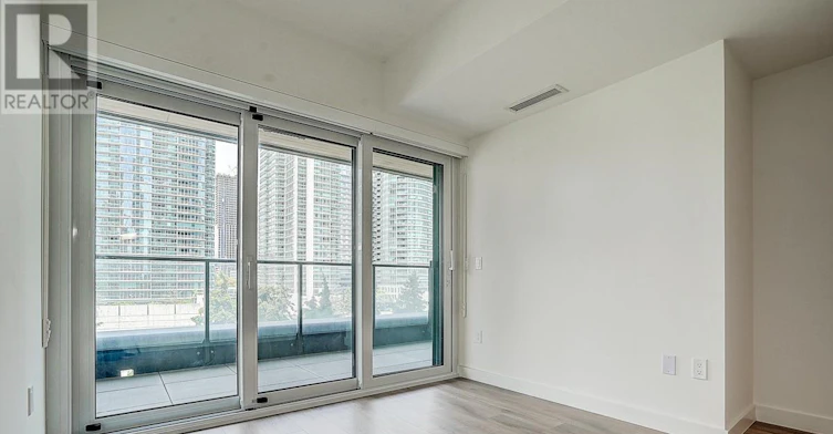 332-3 Concord Cityplace Way, Toronto, ON, M5V 0X3 - 38