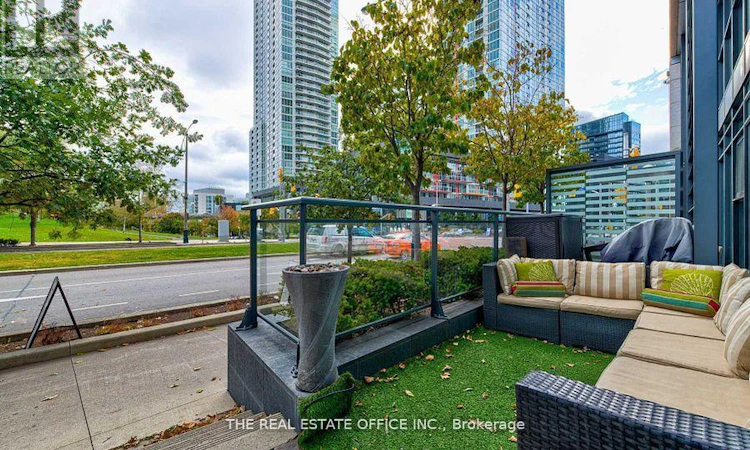 G09-112 Fort York Boulevard