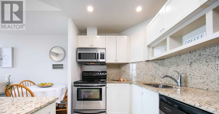 1711-218 Queens Quay W, Toronto, ON, M5J 2Y6 - 2