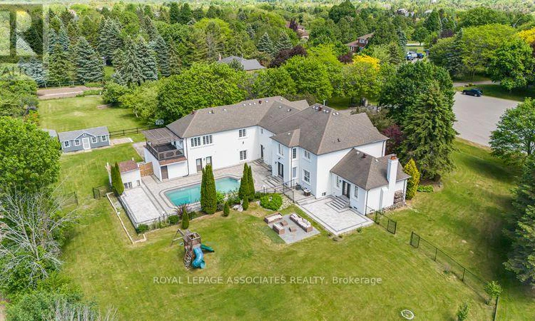 69 Raeview Drive