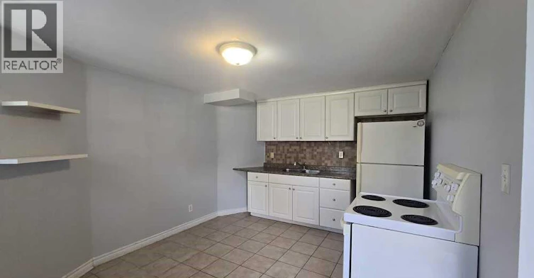 Lower-805 Giles Boulevard East, Windsor, ON, N9A 4E7 - 4