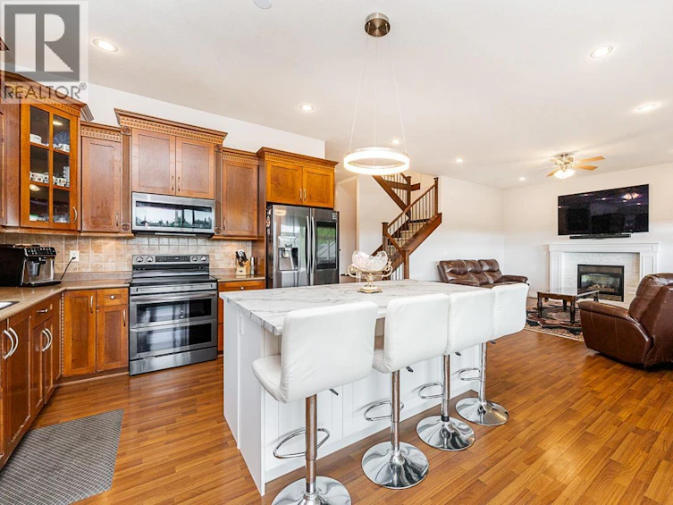 24382 104 Avenue, Maple Ridge, BC, V2W 2C4 - 3