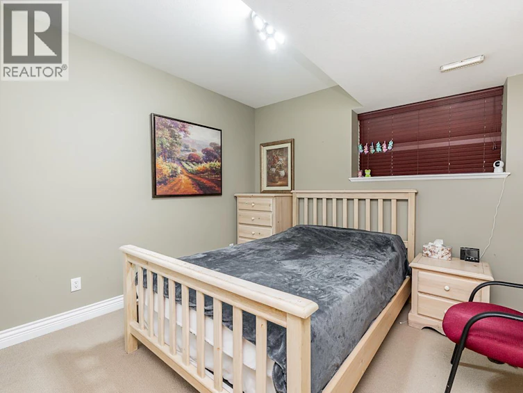 24382 104 Avenue, Maple Ridge, BC, V2W 2C4 - 24