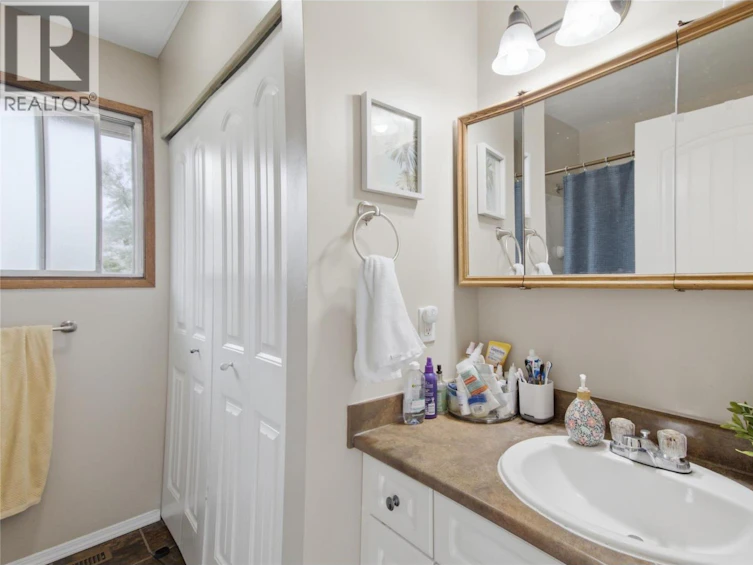 872 Puhallo Drive, Kamloops, BC, V2B 6P7 - 23