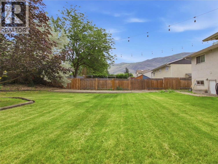 872 Puhallo Drive, Kamloops, BC, V2B 6P7 - 4