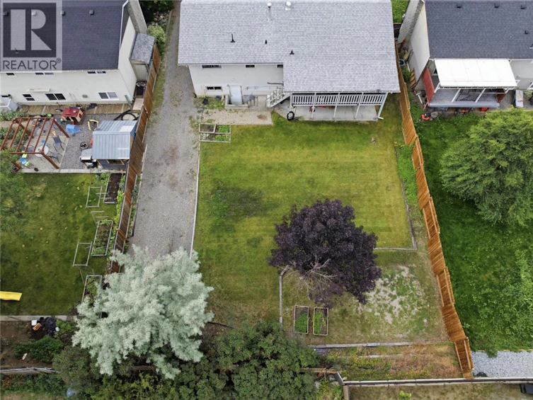 872 Puhallo Drive, Kamloops, BC, V2B 6P7 - 2