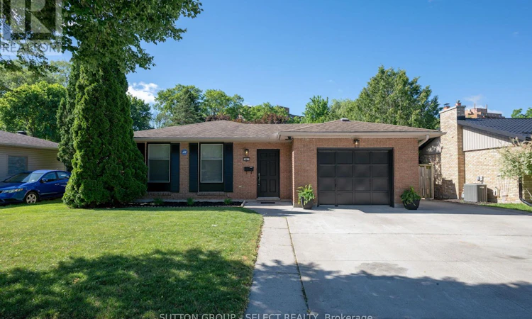 661 Grenfell Drive