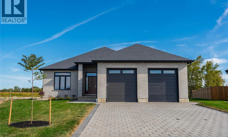 3555 Paul Crescent