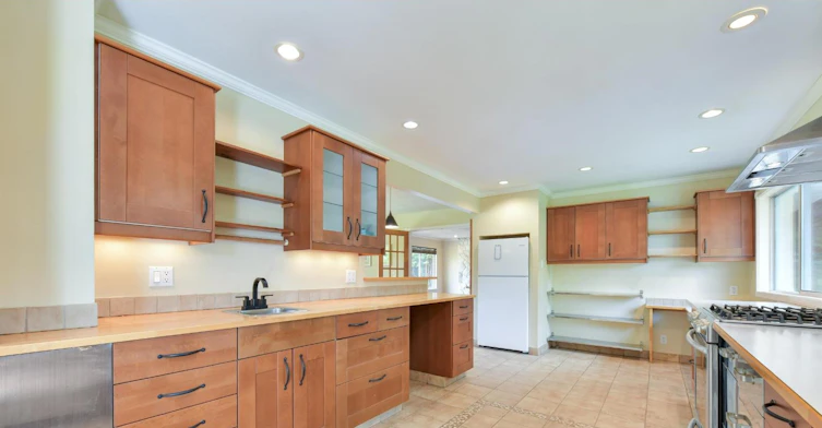 13900 Blackburn Avenue, Surrey, BC, V4B 2Z2 - 9