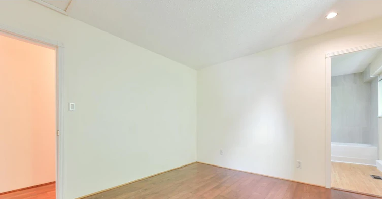 13900 Blackburn Avenue, Surrey, BC, V4B 2Z2 - 13