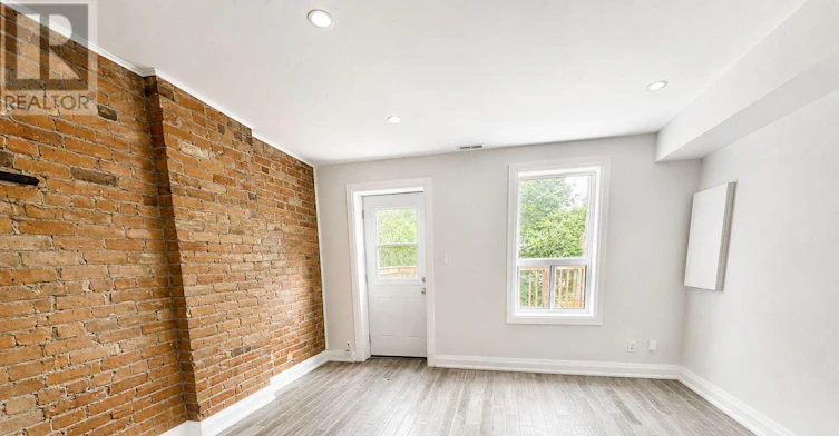 UPPER-342 Howland Avenue, Toronto, ON, M5R 3B9 - 2