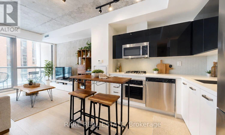 421-39 Brant Street
