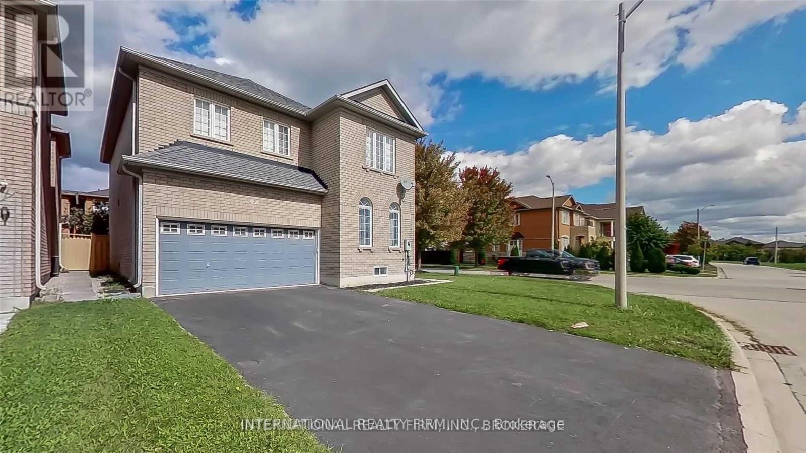 2 Dolce Crescent, Vaughan, ON, L4H 3C7 - 2