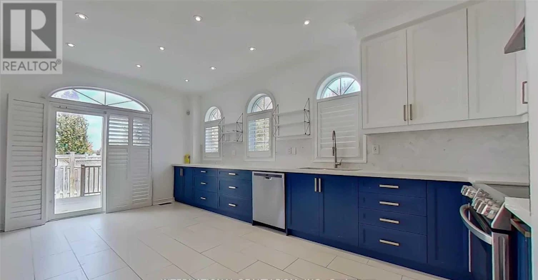 2 Dolce Crescent, Vaughan, ON, L4H 3C7 - 11
