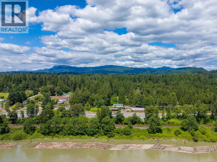 28203 Lougheed Highway, Maple Ridge, BC, V2W 1L1 - 39