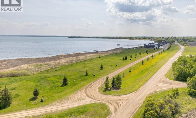 770 Lakeshore Drive
