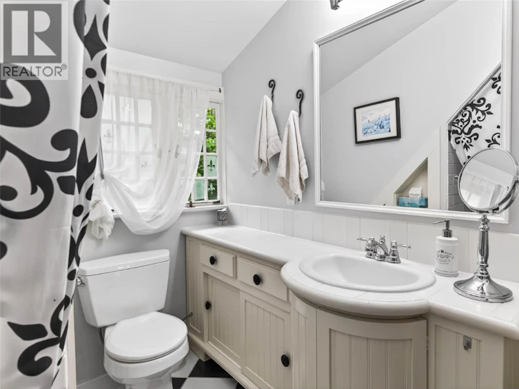 502 Houston Street, Nelson, BC, V1L 5H7 - 29