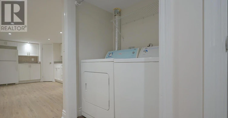 LOWER-881 Coxwell Avenue, Toronto, ON, M4C 3G1 - 9