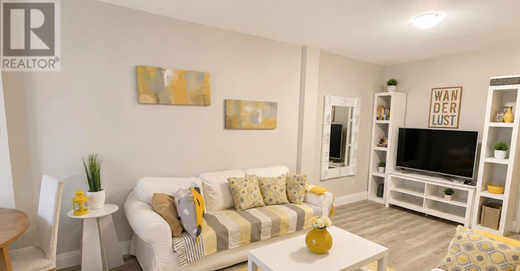 1A-2637 Keele Street, Toronto, ON, M6L 2P2