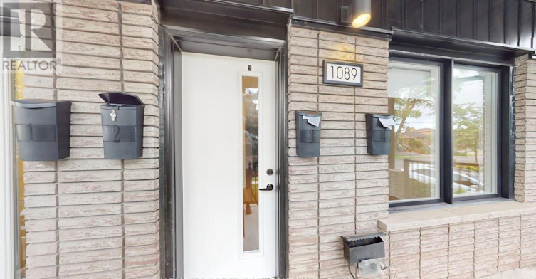 2 (MAIN-1089 Glencairn Avenue, Toronto, ON, M6B 2B1 - 4