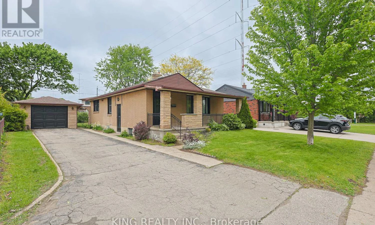 54 Tweedsmuir Avenue