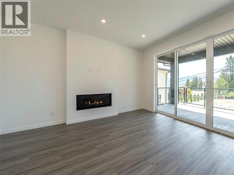 703 Lake Court, West Kelowna, BC, V1Z 1H6 - 4