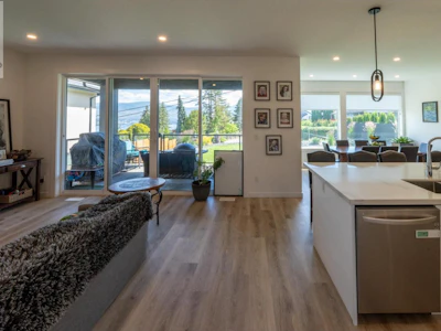 703 Lake Court - 5