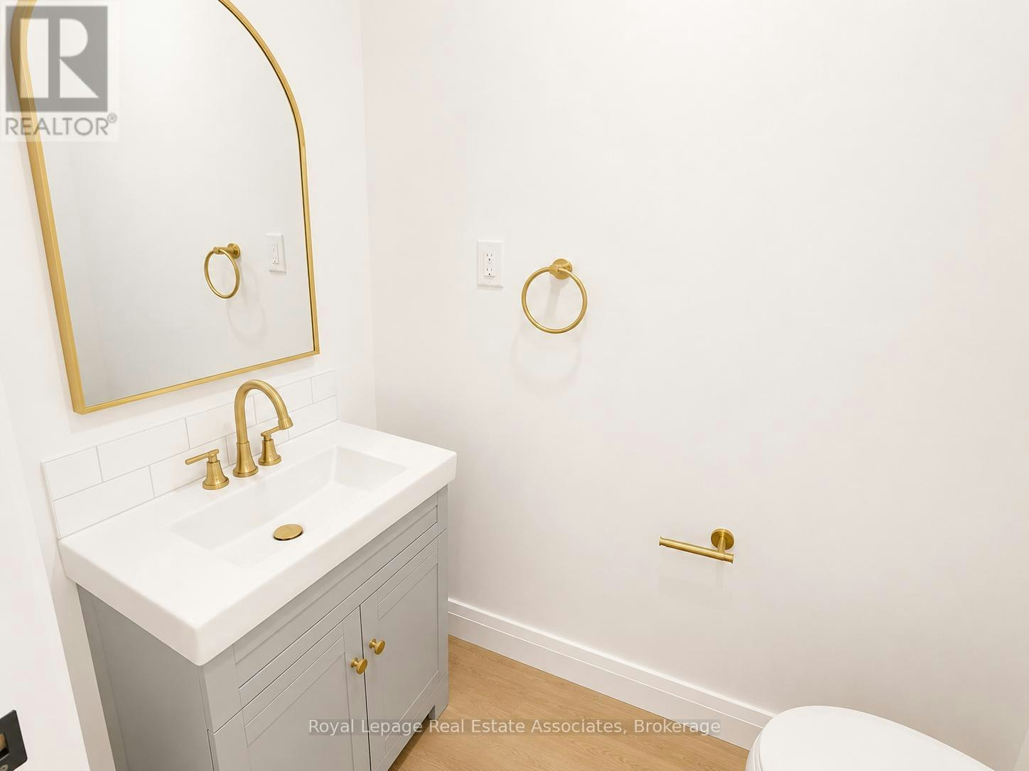 5 SFN-17 White Avenue, Toronto, ON, M6N 1S7 - 10