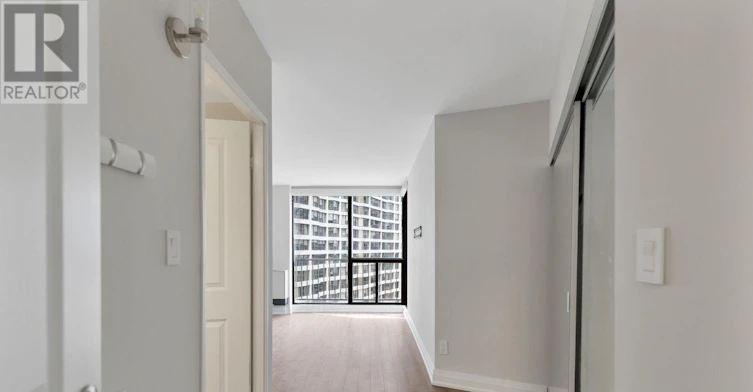 2208-33 Harbour Square, Toronto, ON, M5J 2G2 - 24