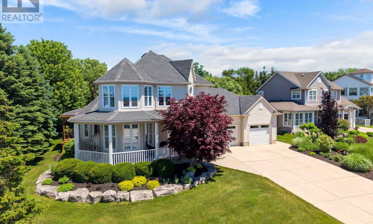11 Harbour Court