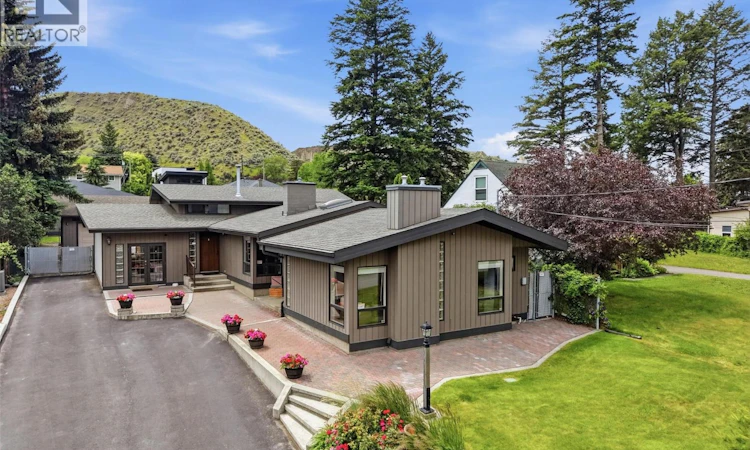 2245 Crescent Drive