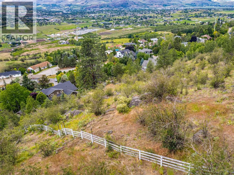 677 Cypress Drive, Coldstream, BC, V1B 3Y5 - 96