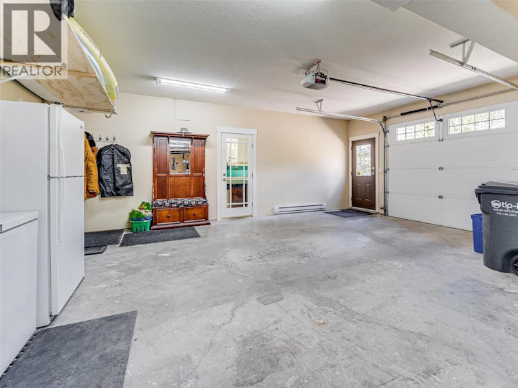 677 Cypress Drive, Coldstream, BC, V1B 3Y5 - 53