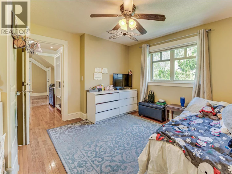 677 Cypress Drive, Coldstream, BC, V1B 3Y5 - 45