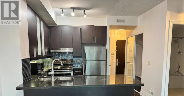 318-39 Upper Duke Crescent, Markham, ON, L6G 0B8 - 4