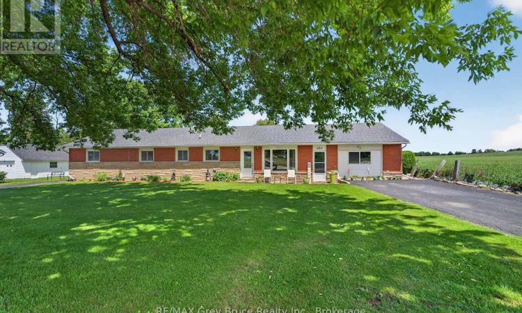 303049 Grey 15 Road