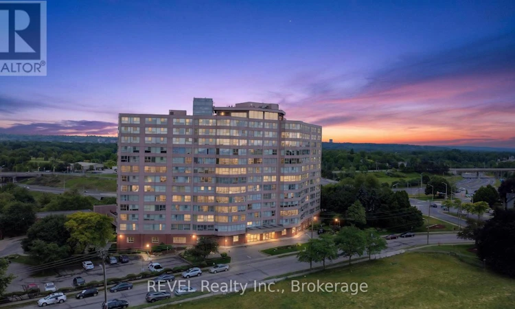 207-7 Gale Crescent