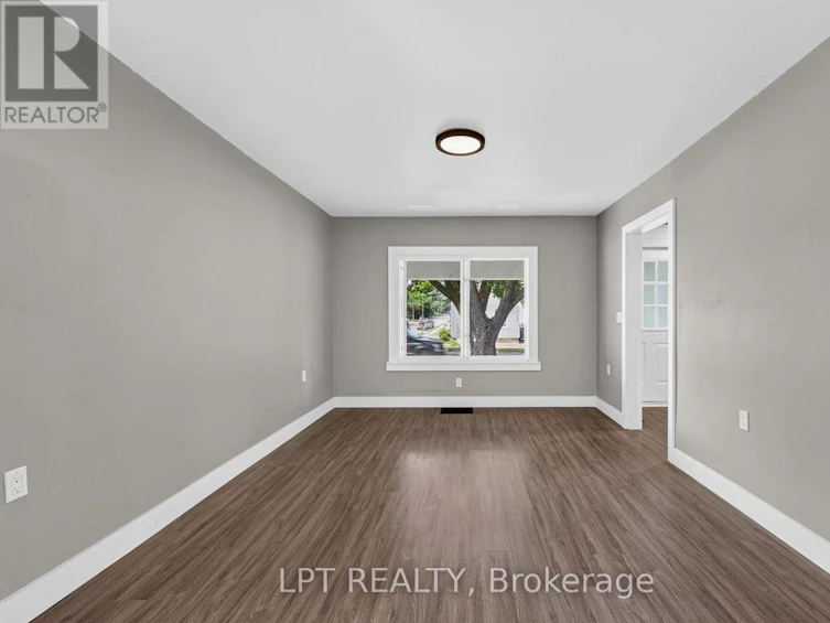 38 Main Street N, Huron East, ON, N0K 1W0 - 12
