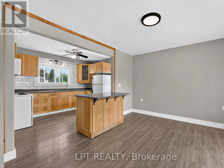 38 Main Street N, Huron East, ON, N0K 1W0 - 13