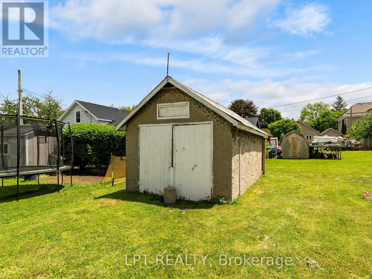 38 Main Street N, Huron East, ON, N0K 1W0 - 32