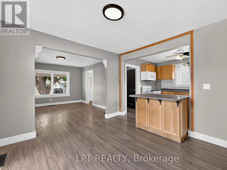 38 Main Street N, Huron East, ON, N0K 1W0 - 14