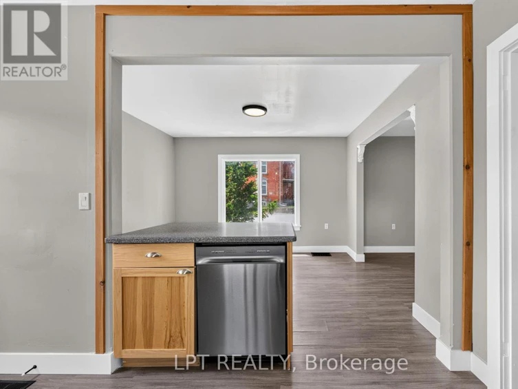 38 Main Street N, Huron East, ON, N0K 1W0 - 17