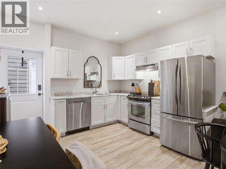 1568 Emerald Drive, Kamloops, BC, V2E 0C4 - 9