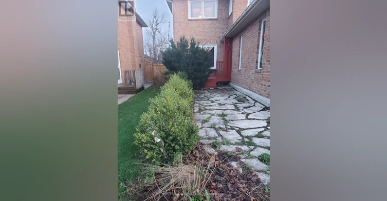 104 Houseman Crescent, Richmond Hill, ON, L4C 7S5 - 2