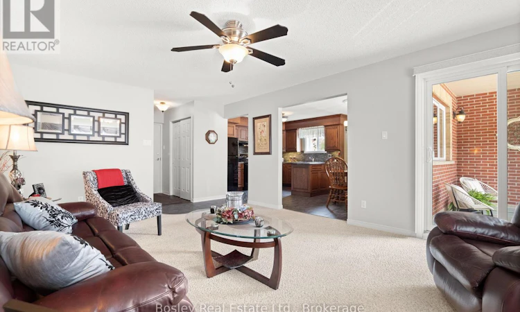203-440 Durham Street W