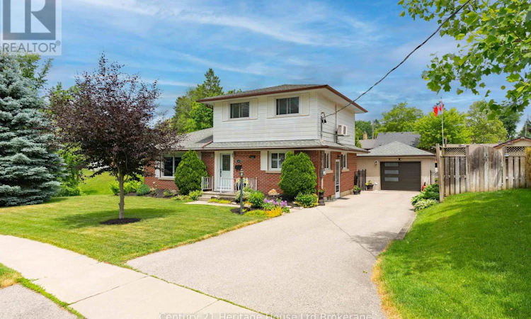 462 Rivercrest Drive